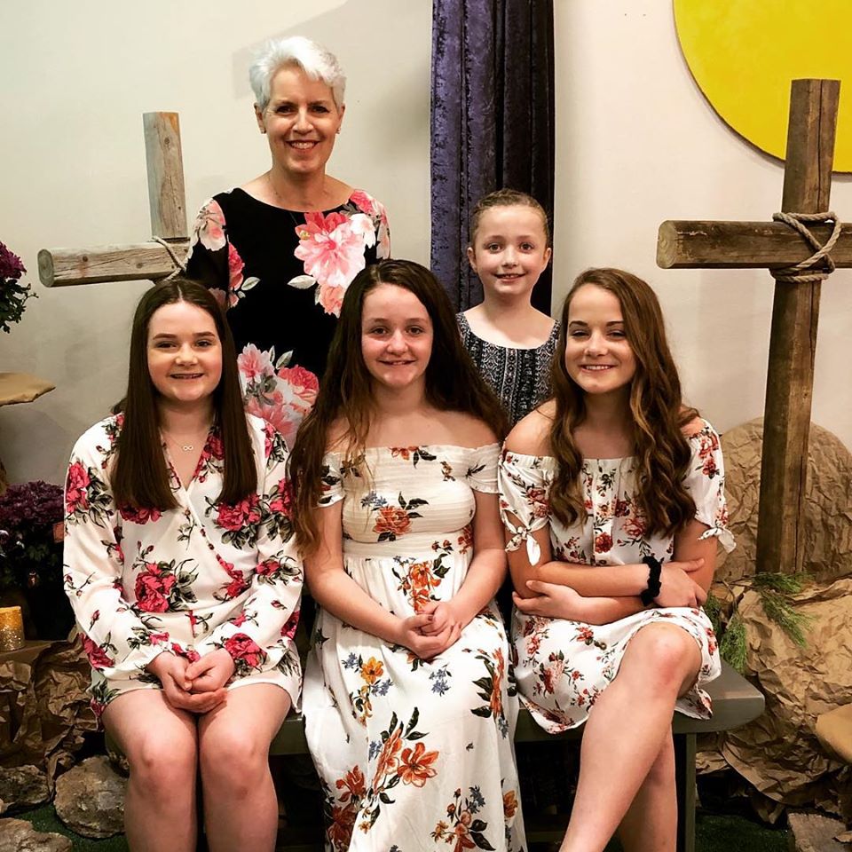 2019_Easter_girls